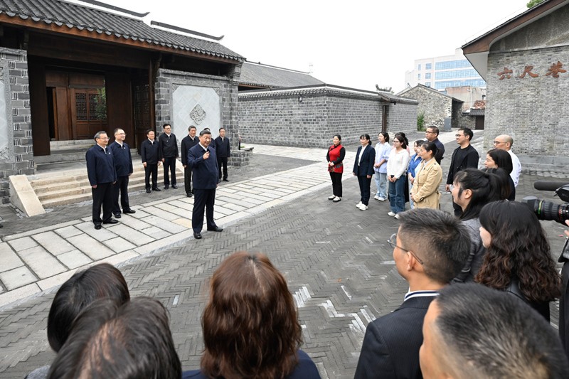 习近平在安徽考察时强调：发挥多重国家发展战略叠加优势 奋力谱写中国式现代化安徽篇章